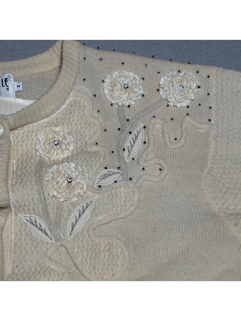 Vintage NWT Cervelle Cream Lambswool Cardigan with Floral Beaded Embroidery M - Picture 3 of 5
